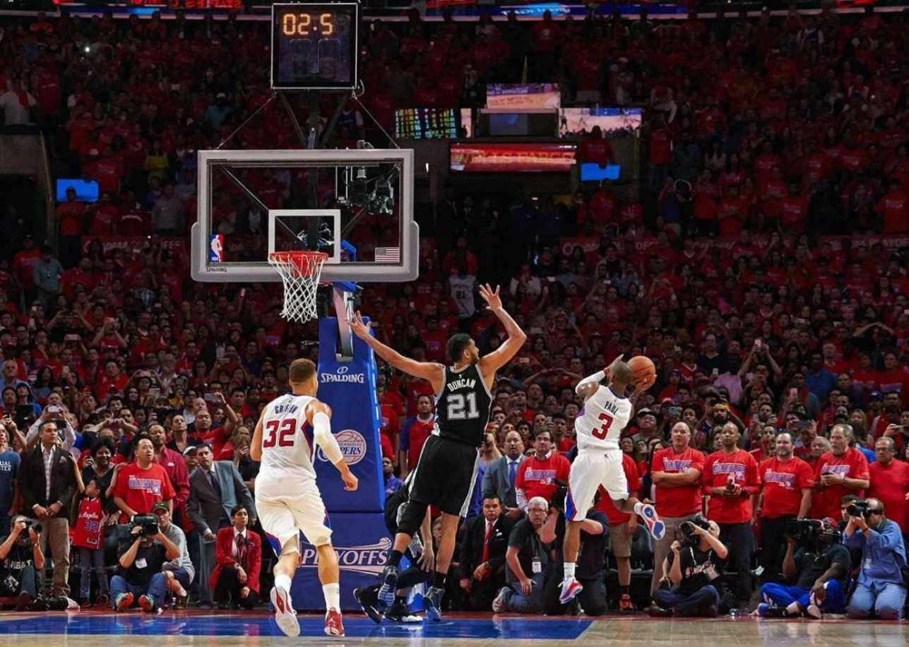 包含詹姆斯与30激战DWG分钟，败北胜负难料！，萨拉赫焦点对战上演精彩一战的词条