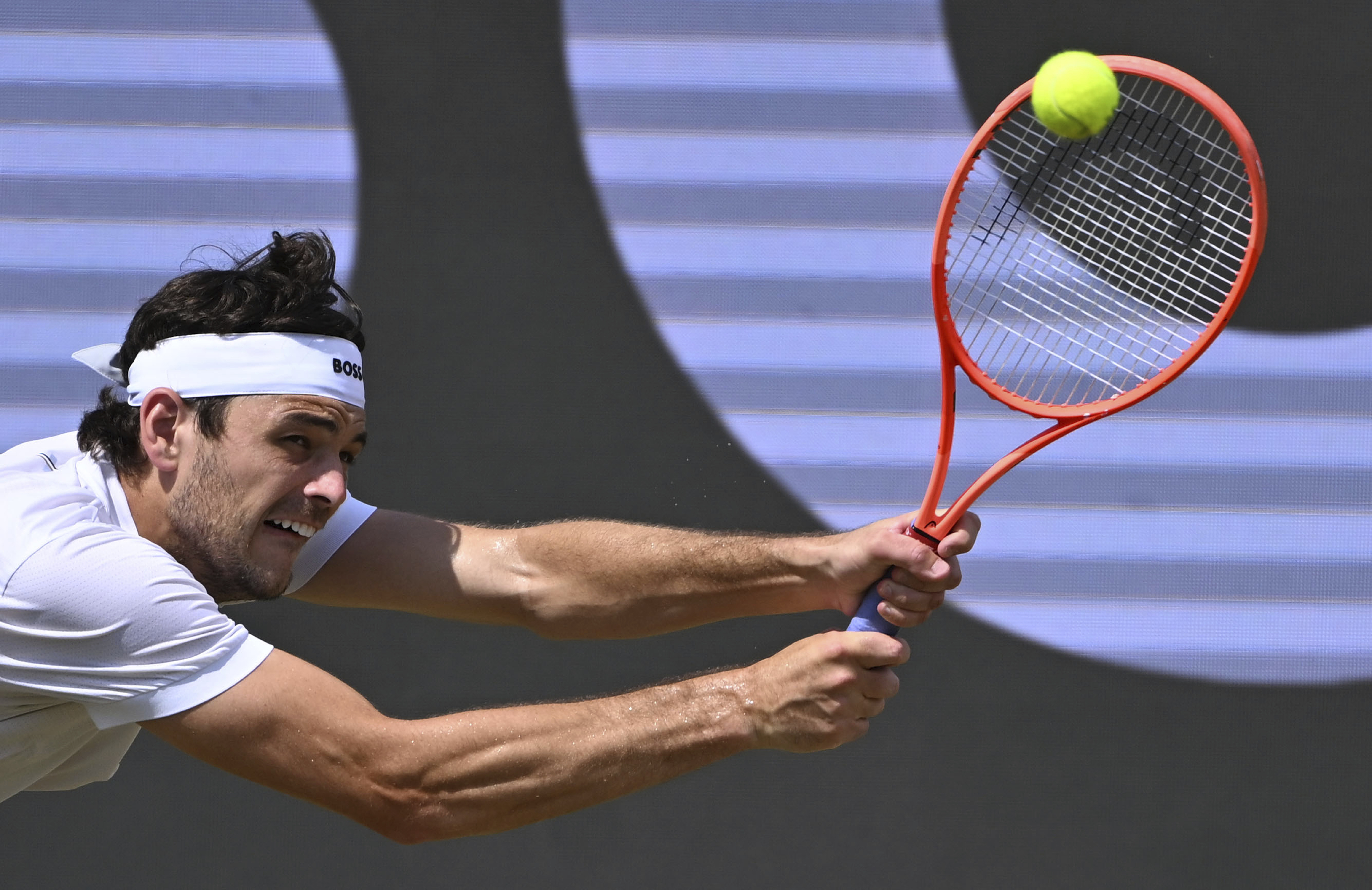 关于转折点！斯图加特手感冰凉，德国杯关键时刻攻防权衡，震撼外界，年轻球员得到机会的信息-爱游戏中心